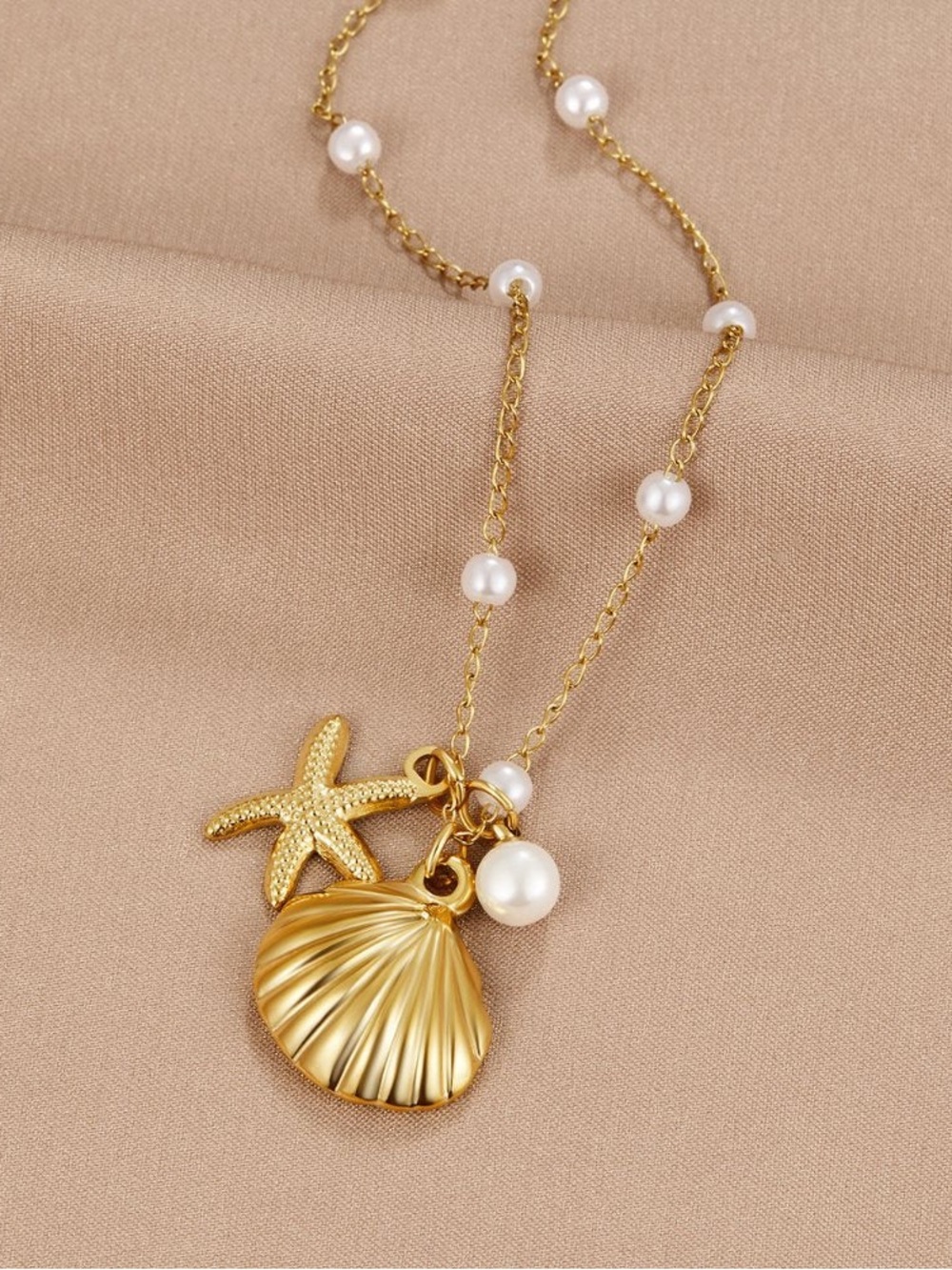 Ocean Charm Pearl delicate Necklace